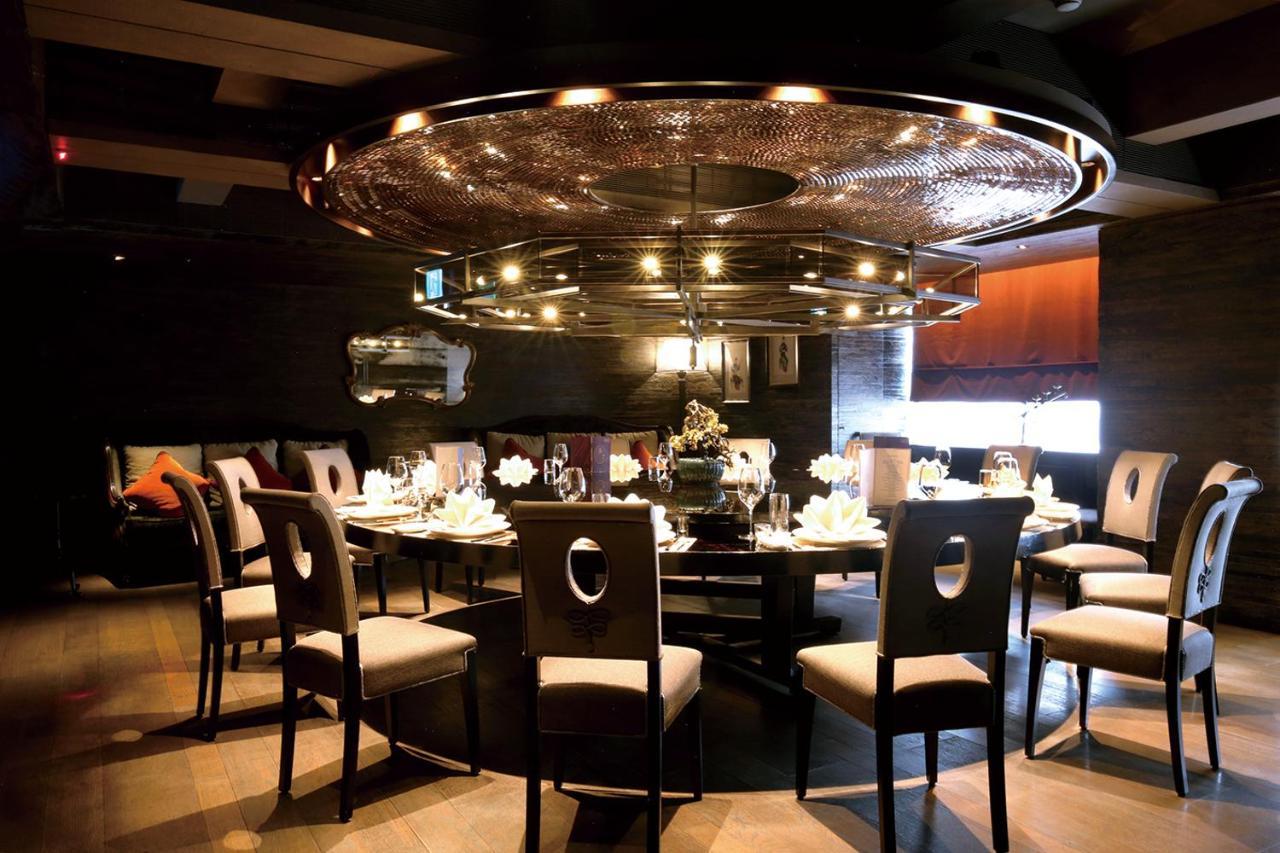 Palais De Chine Hotel Đài Bắc Ngoại thất bức ảnh The interior of a restaurant in the Grand Hyatt Hotel, Mumbai
