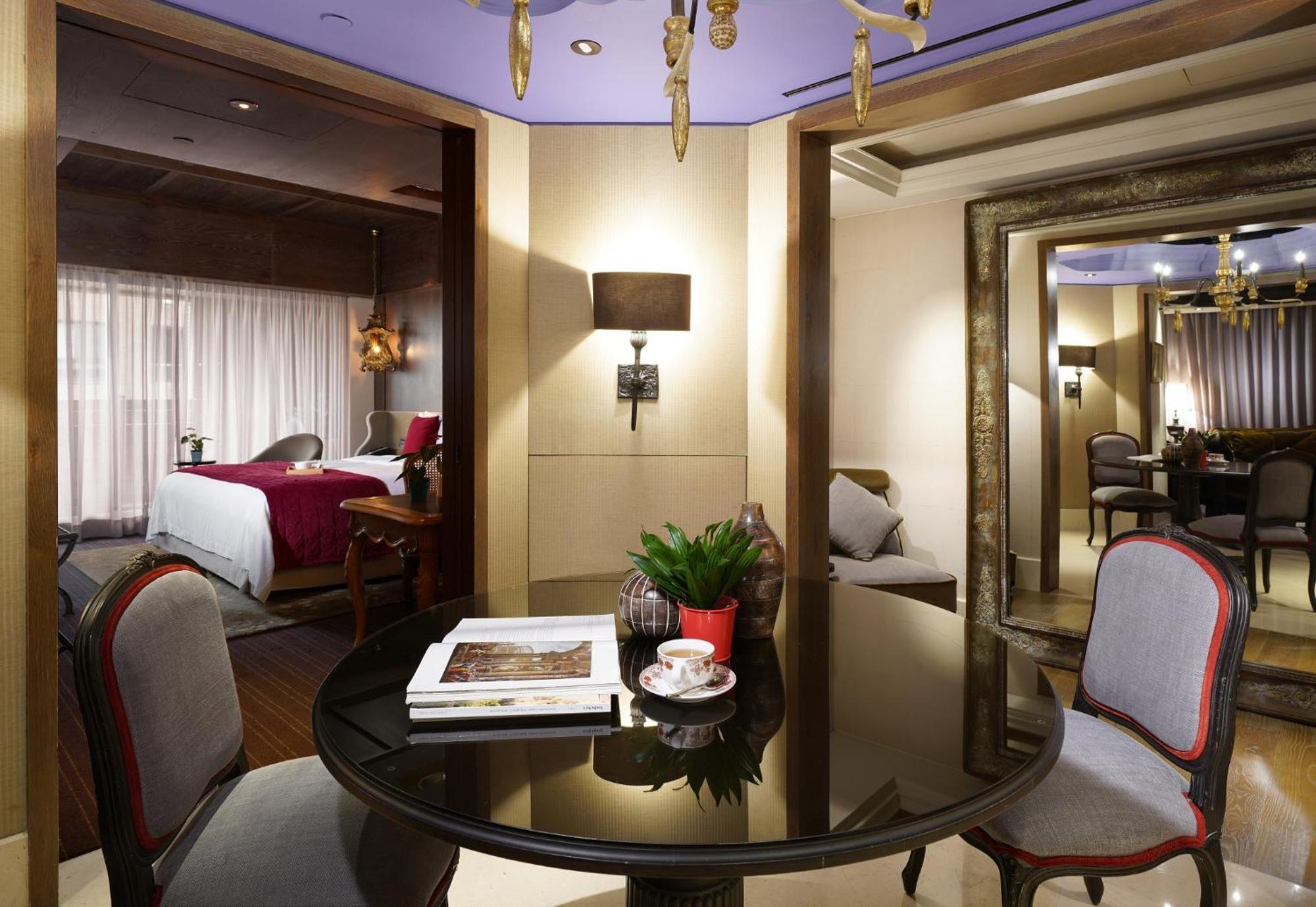 Palais De Chine Hotel Đài Bắc Ngoại thất bức ảnh A suite at the Mandarin Oriental, Hong Kong
